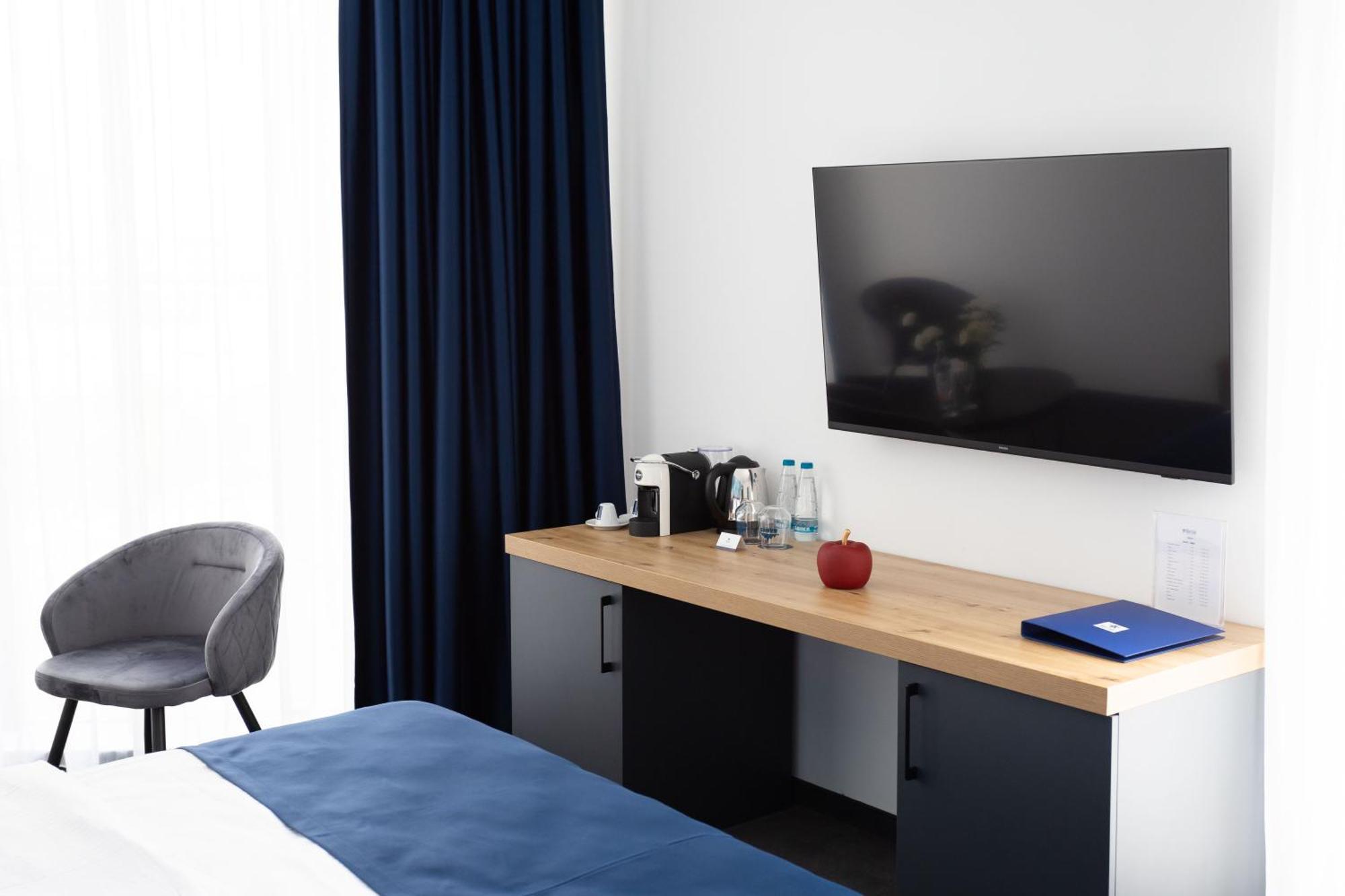 Blue Star Luxury Hotel София Екстериор снимка