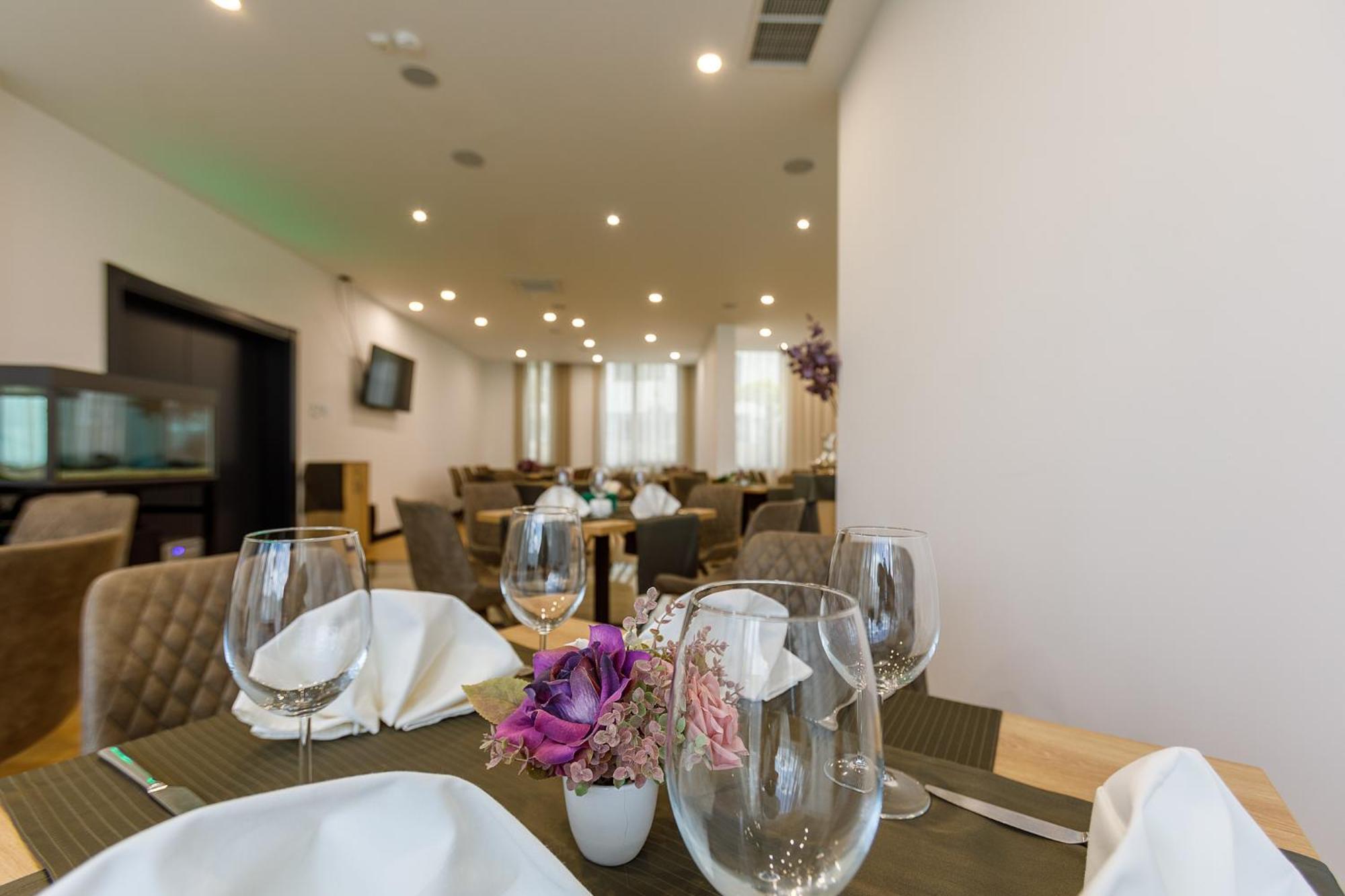 Blue Star Luxury Hotel София Екстериор снимка