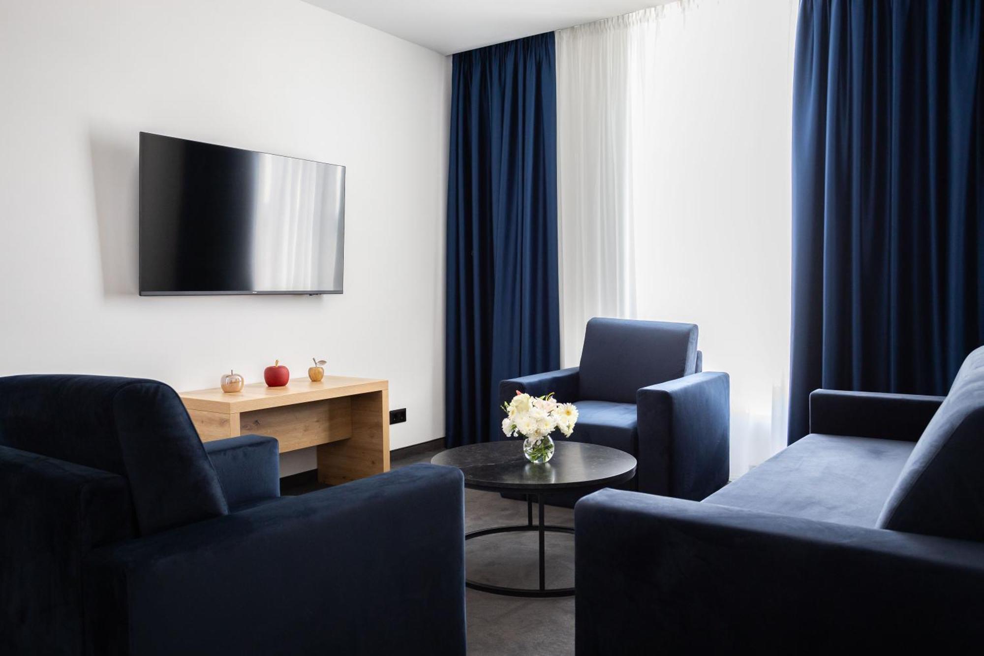 Blue Star Luxury Hotel София Екстериор снимка